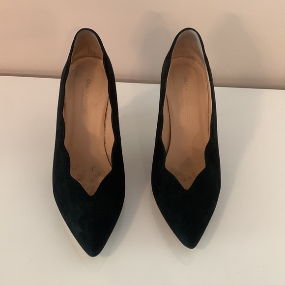 Absolutely gorgeous black Club Monaco shoes with scallop detail. - Picture 2 of 5
